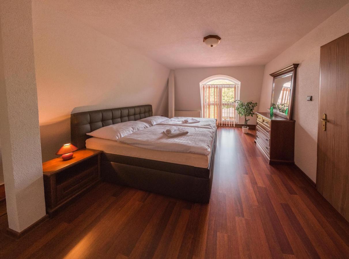 Hotel David Velke Bosany Luaran gambar